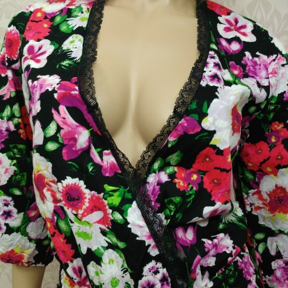 Betsey Johnson Floral Romper Size XS Kimono Sleeve Lounge Wear Lace Trim Deep V - Picture 3 of 12